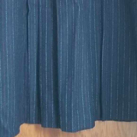 Vintage 80s, distinctive, front pleats from hip, wool blend, lined, A-line skirt - Picture 2 of 4